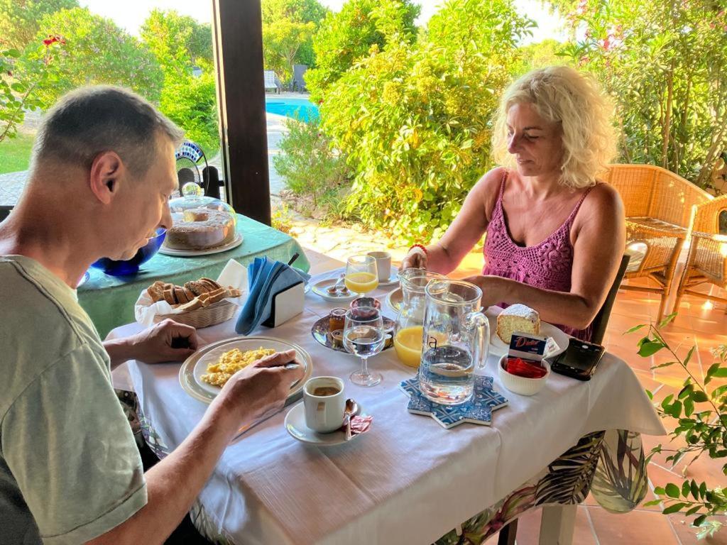 Angelo e Arcangela Telti Buitenkant foto