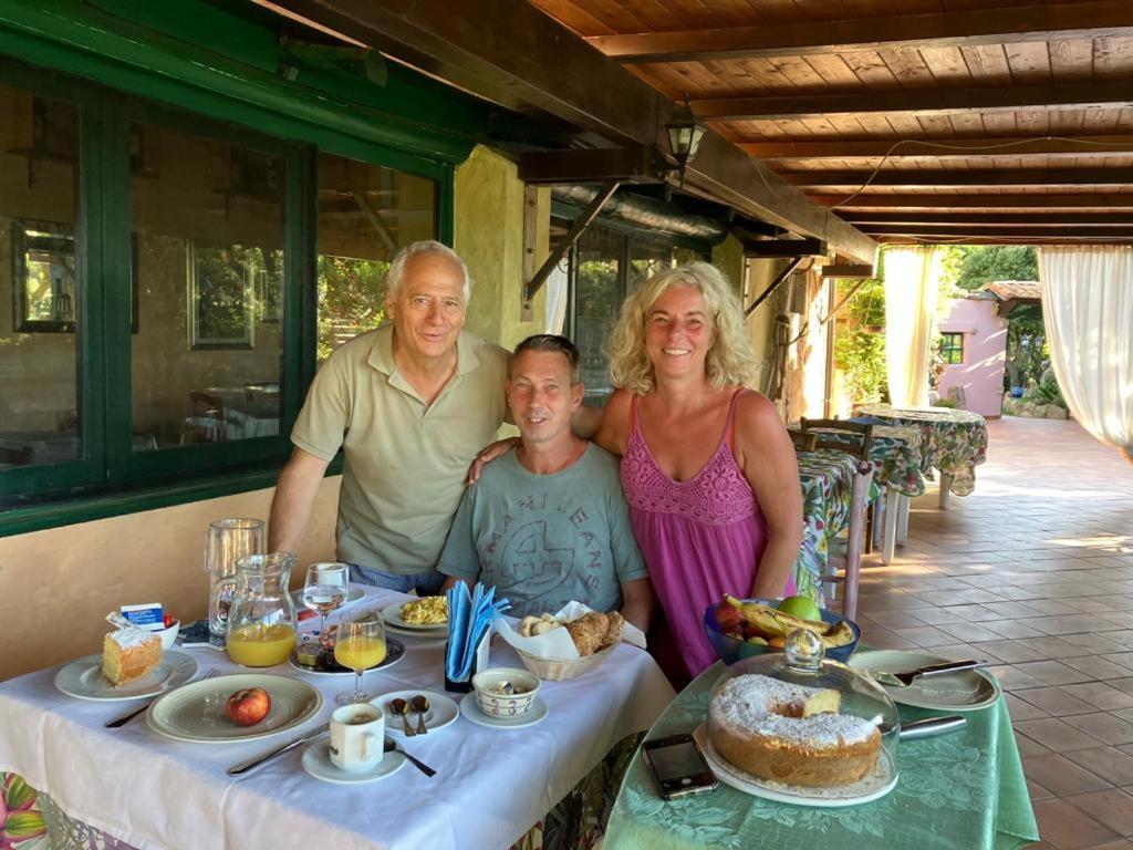 Angelo e Arcangela Telti Buitenkant foto