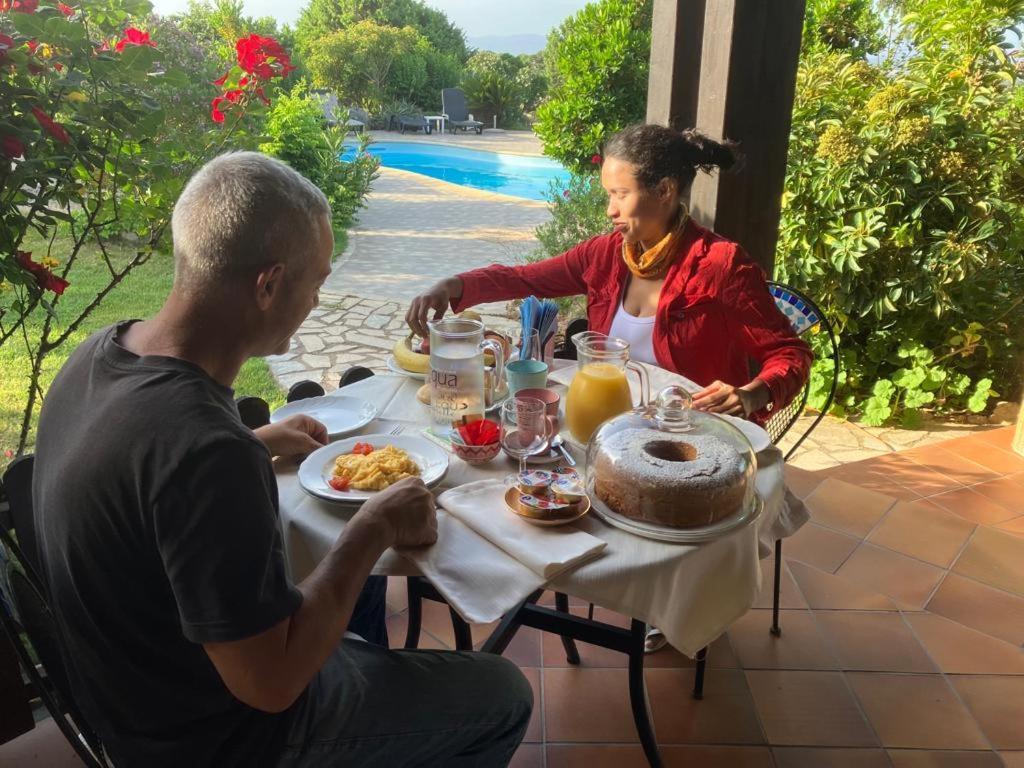 Angelo e Arcangela Telti Buitenkant foto